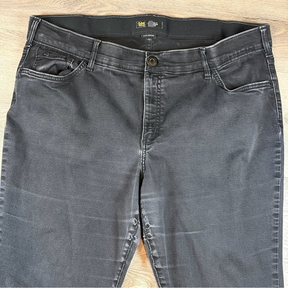 Lee Jeans Womens 22W Gray Charcoal Wash Flex Motion Straight Leg Stretch Denim - Picture 3 of 12